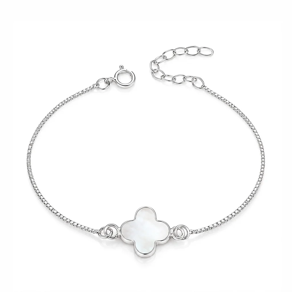 Pulsera Trébol de Nácar en Plata 925 Ajustable de Glow Secret, con cadena veneciana fina y trébol de cuatro hojas en nácar blanco.