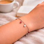 pulsera corazones rojos plata 925 en muñeca mujer diseño romantico ajustable