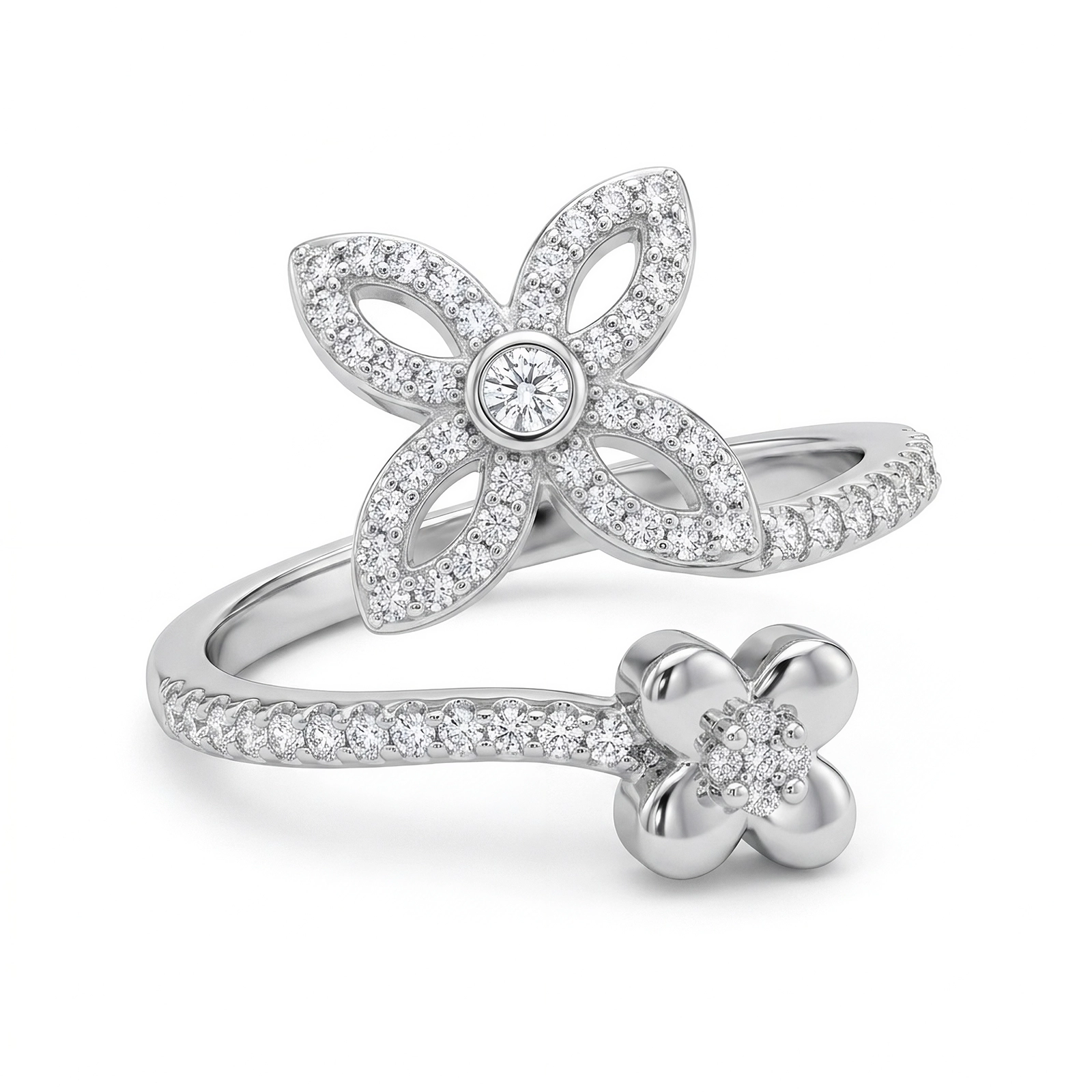 Anillo Primavera en Plata 925 | Colección Spring Glow by Glow Secret Anillo Primavera en Plata 925 con diseño floral, punto de luz y circones incrustados, acabado pulido y ajustable, joyería femenina de la colección Spring Glow de GLOW SECRET.